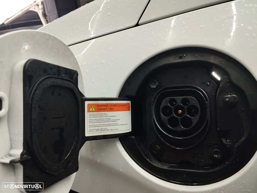 Hyundai Ioniq 1.6 GDI PHEV Tech - 11