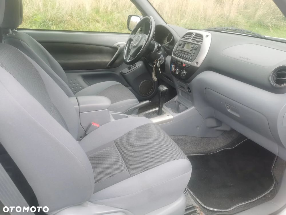 Toyota RAV4 2.0 VVT-i 4x4 - 12
