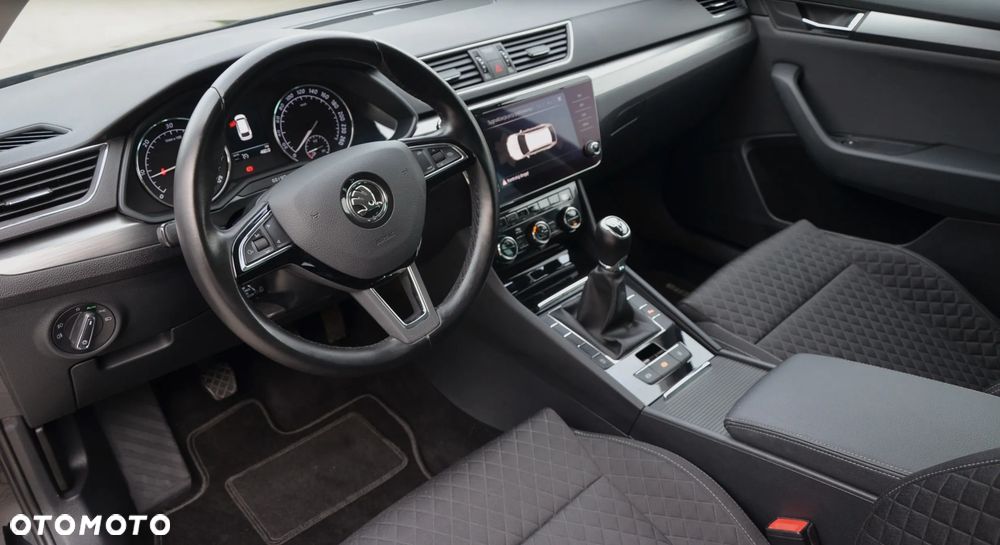 Skoda Superb 2.0 TDI Style - 16