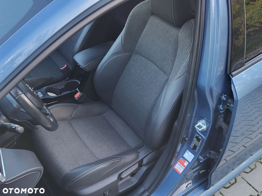 Toyota Corolla 2.0 Hybrid Executive - 11