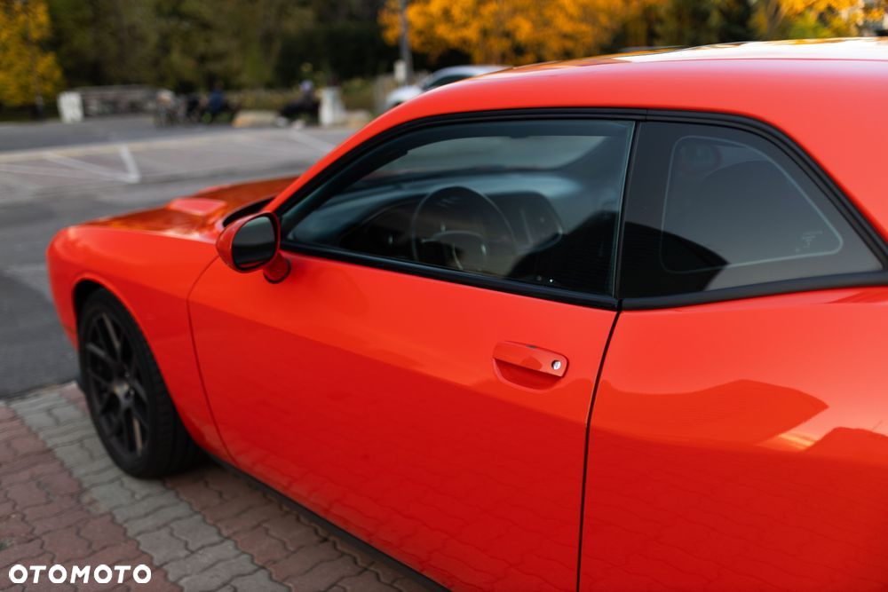 Dodge Challenger - 27
