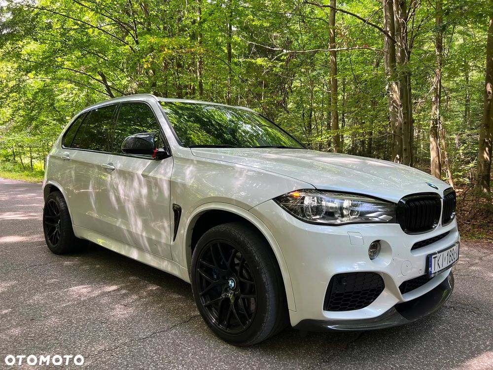 BMW X5 M M50i - 2
