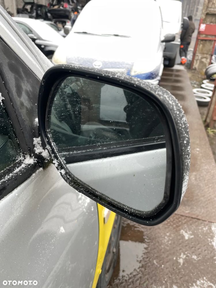 LUSTERKO ELEKTRYCZNE PRAWE LEWE TOYOTA YARIS VERSO - 1