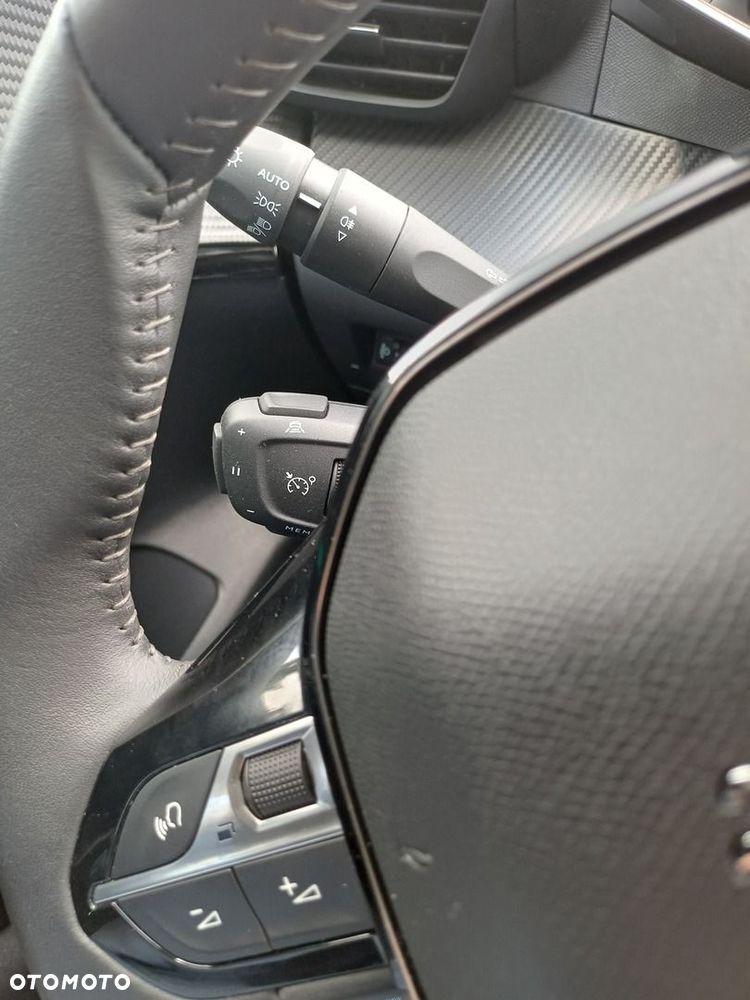 Peugeot 208 50kWh Allure - 19