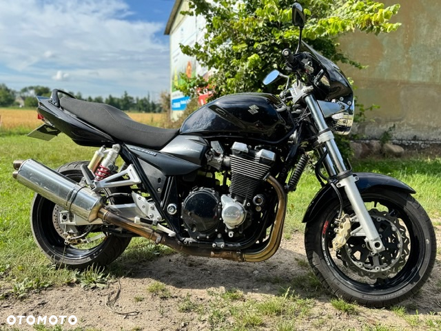 Suzuki GSX - 6