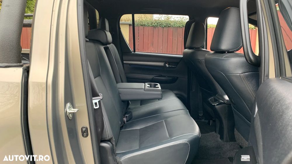 Toyota Hilux 2.8D 204CP 4x4 Double Cab AT Invincible Color Edition - 10