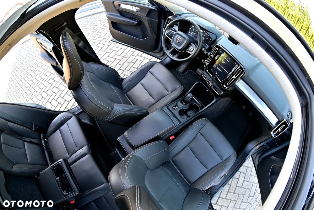 Volvo XC 40 T4 Geartronic Momentum Pro - 18