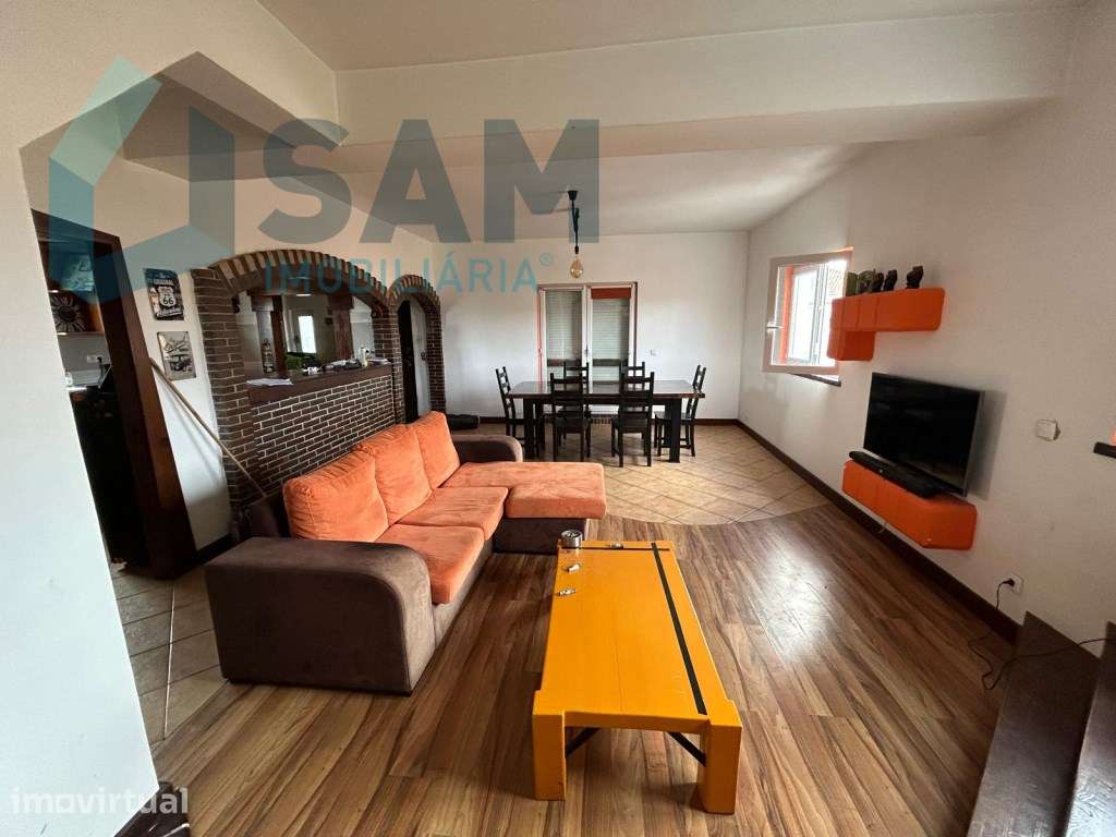 Moradia para Investimento com Garagem e Logradouro - Grande imagem: 4/23