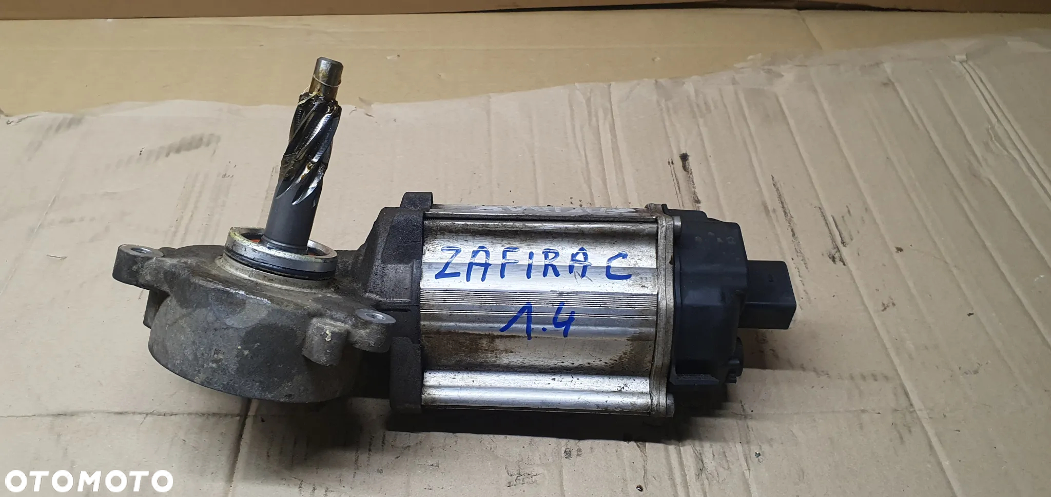 Silnik maglownicy przekładni kierowniczej Opel Zafira C 0273010201 - 2
