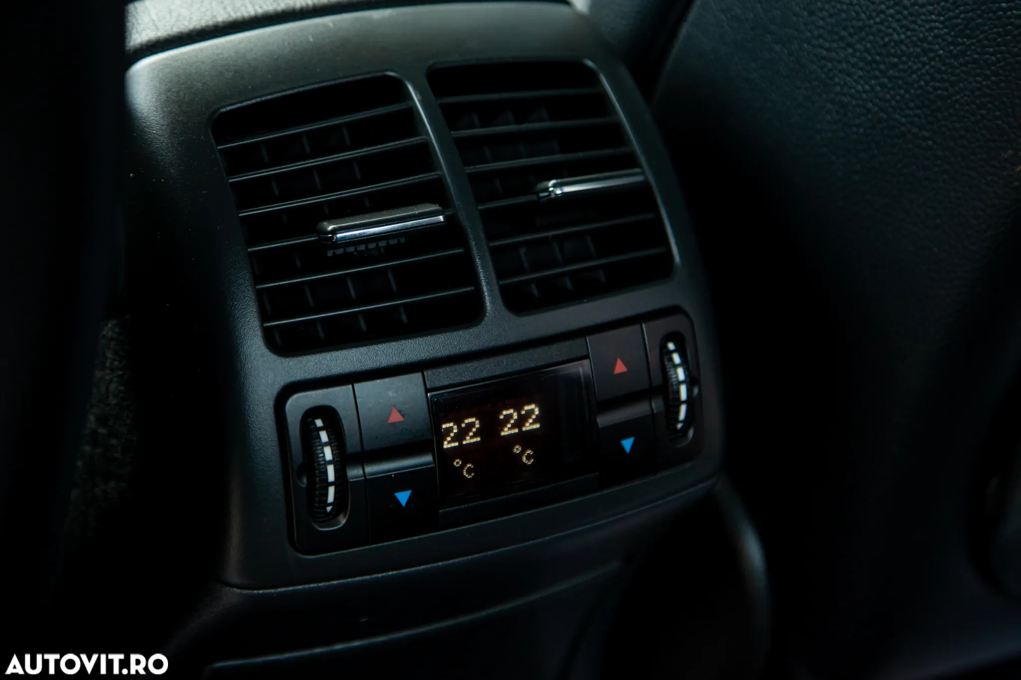 Mercedes-Benz E 320 T CDI 7G-TRONIC Avantgarde - 16