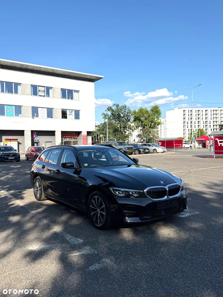 BMW Seria 3 318d mHEV - 4