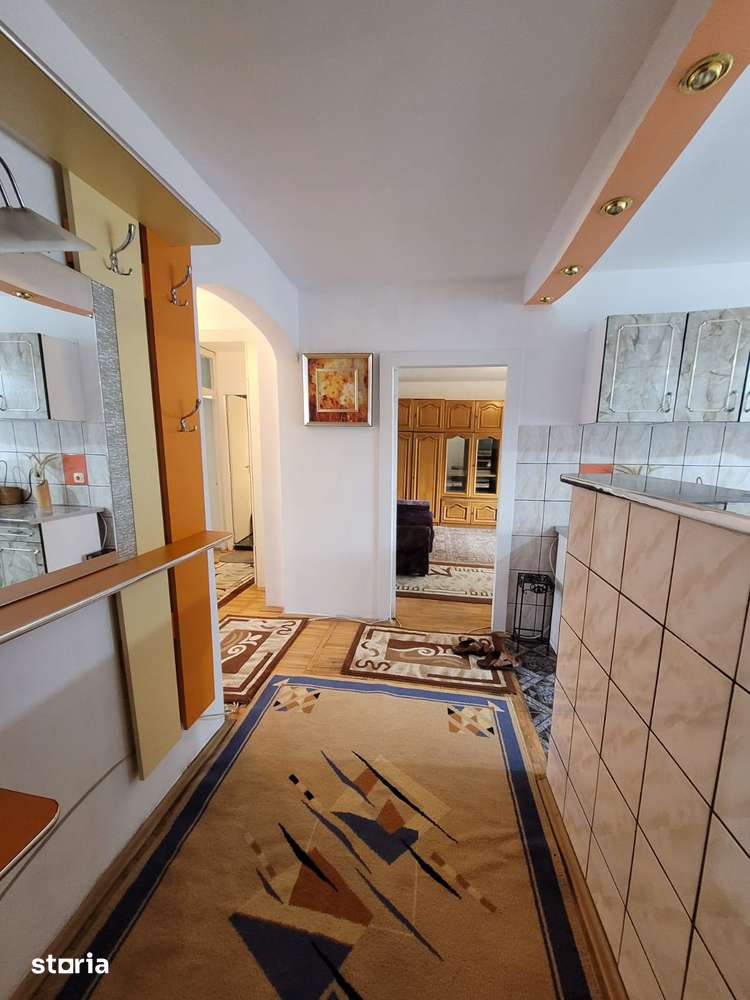 Închiriez apartament cu 3 camere, Zalău — fotografia 1