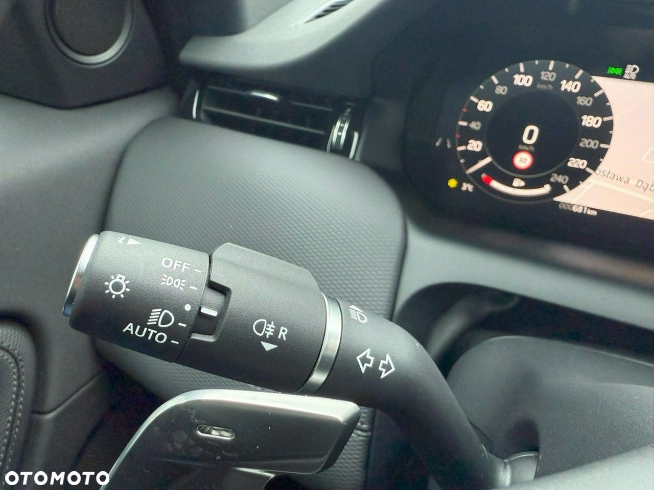 Land Rover Discovery Sport - 16