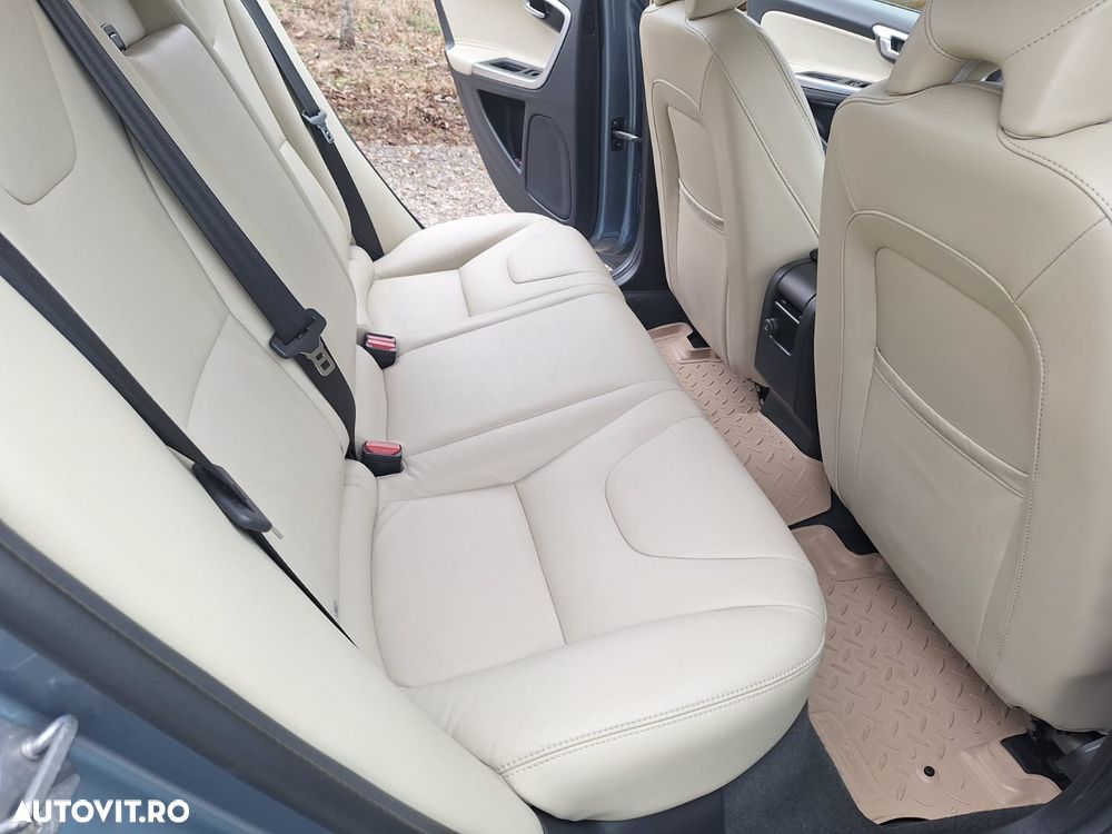 Volvo V60 D3 Summum - 16