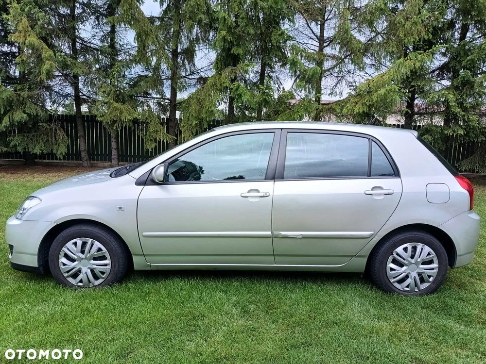 Toyota Corolla - 4