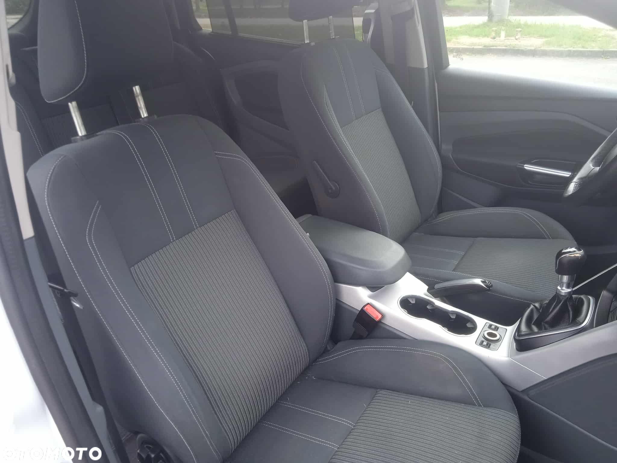 Ford C-MAX 2.0 TDCi Titanium - 8