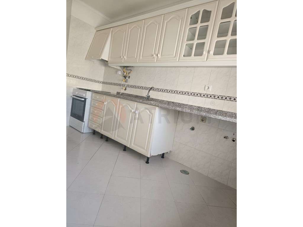EXCLUSIVO | T2 COM 82m², ELEVADOR E LAREIRA NO VALE DO COBRO - SETÚ... - Grande imagem: 4/21