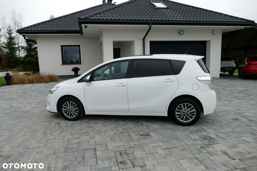 Toyota Verso 1.6 D-4D Premium - 11