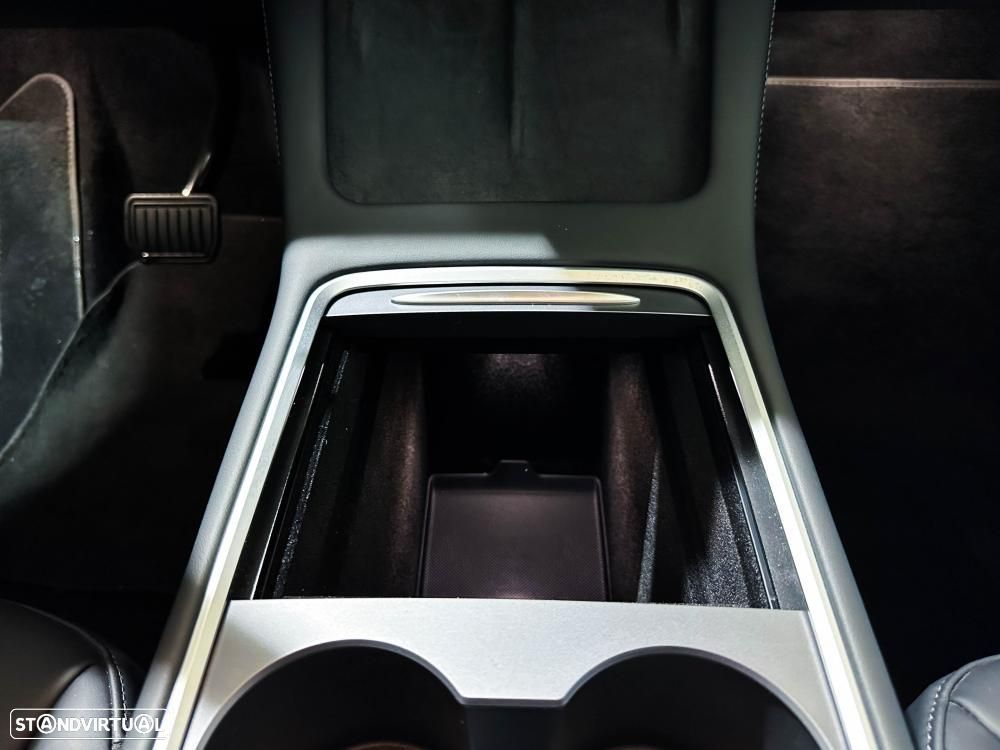 Tesla Model Y Long Range Dual Motor AWD - 39