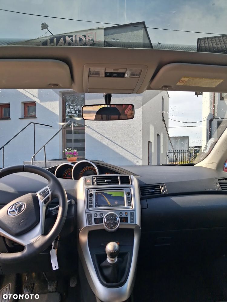 Toyota Verso - 10