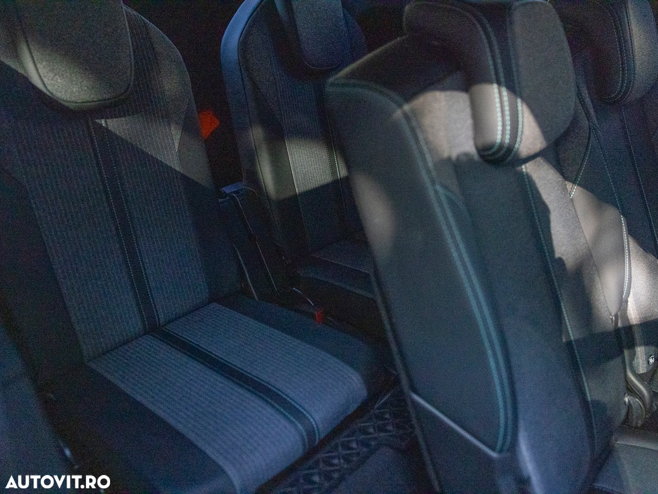 Peugeot 3008 1.2 PureTech 130 EAT8 Allure Pack - 4