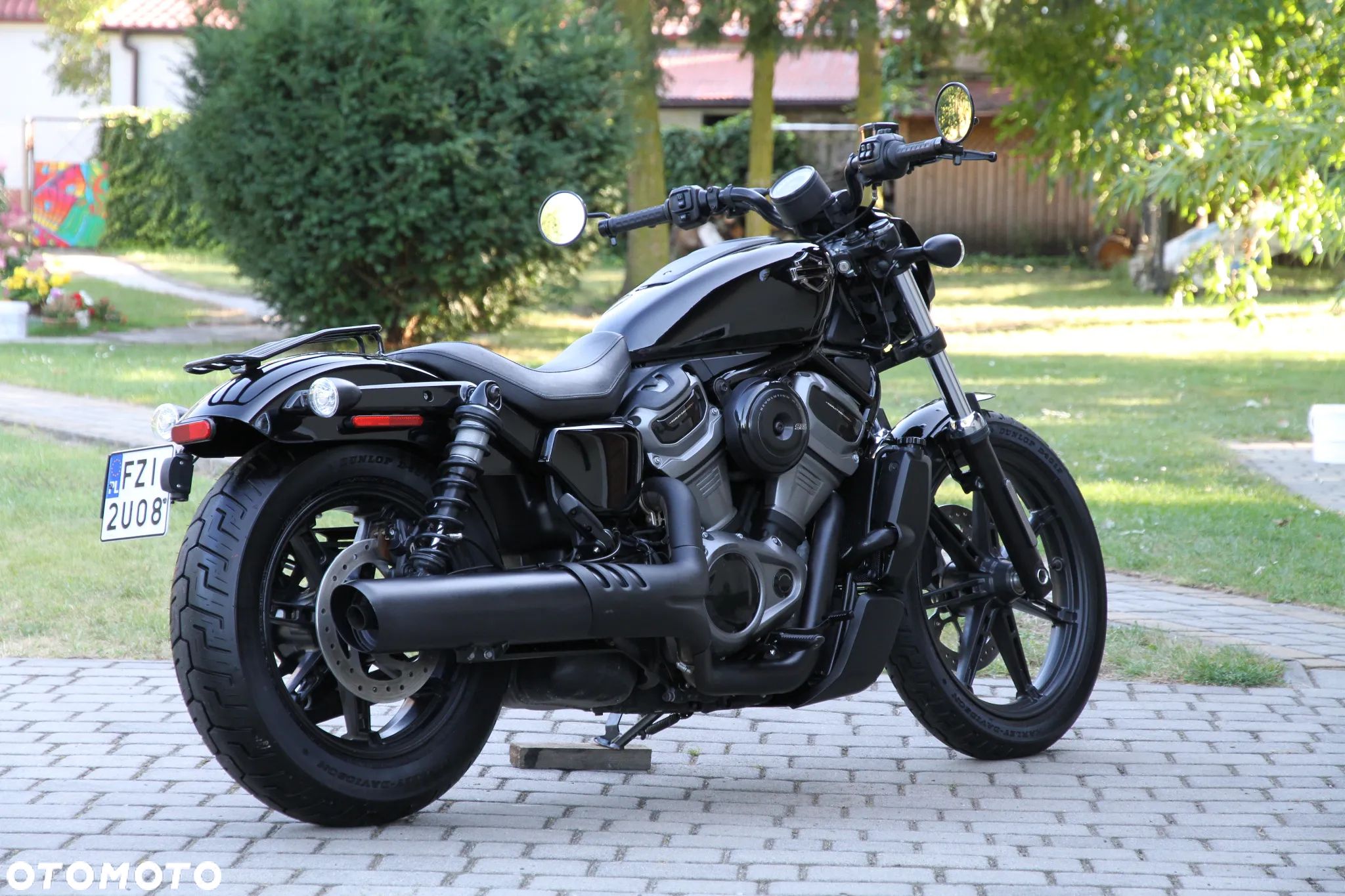 Harley-Davidson Sportster Nightster 975 - 1