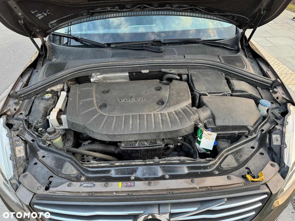 Volvo XC 60 D5 AWD Momentum - 13