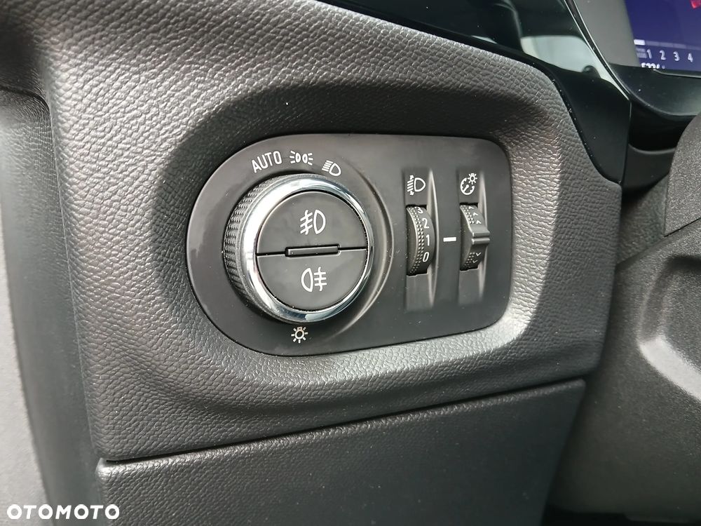 Opel Corsa 1.2 Elegance S&S - 11