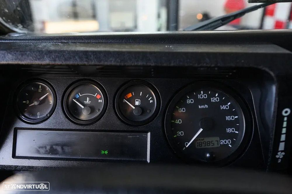 Land Rover Defender 90 2.5 Td5 E - 36