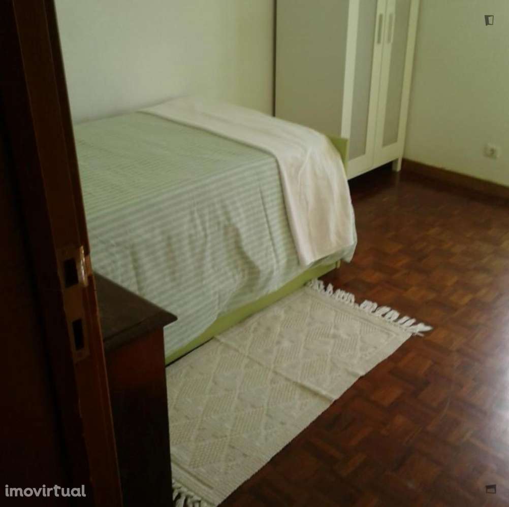 Quarto - localizado em Oeiras Lisbon - Grande imagem: 3/13