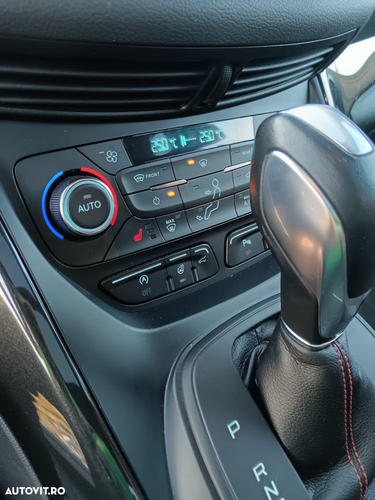 Ford Kuga 1.5 EcoBoost 4WD Aut. ST-Line - 24