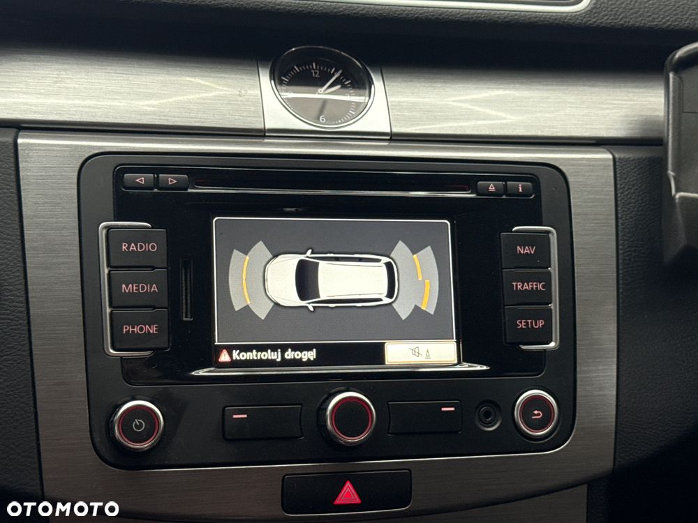 Volkswagen Passat 2.0 TDI DPF Comfortline - 22