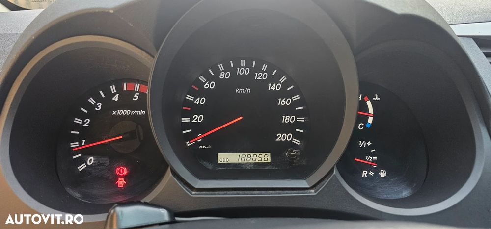 Toyota Hilux 4x4 Double Cab - 7