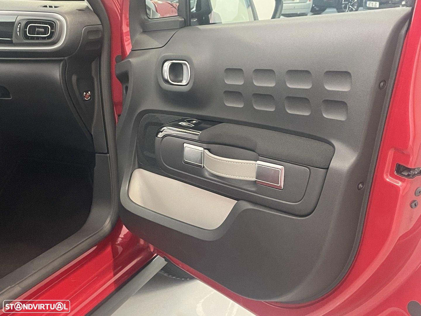 Citroën C3 1.2 PureTech Shine - 33