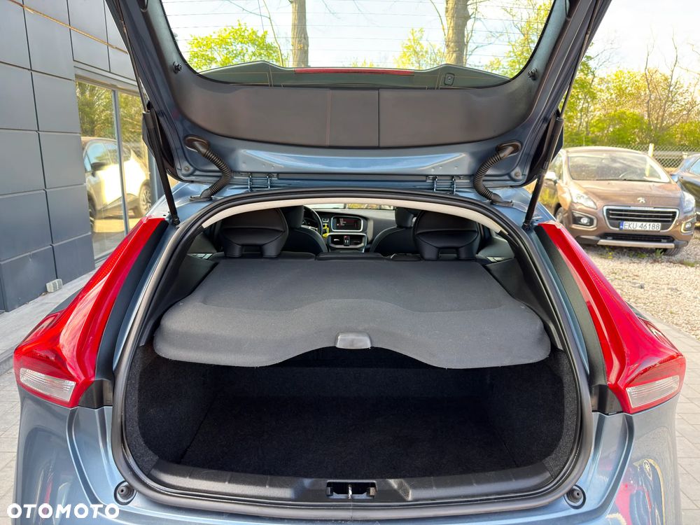 Volvo V40 D2 R-Design Momentum - 29