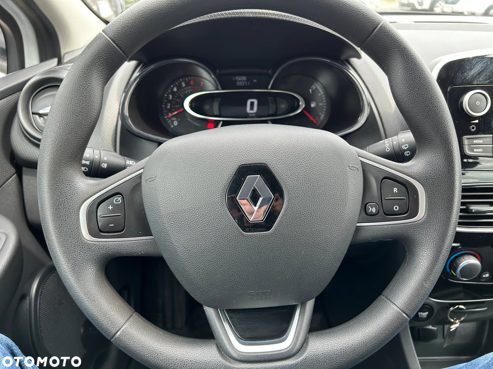 Renault Clio 1.2 16V Alize - 9