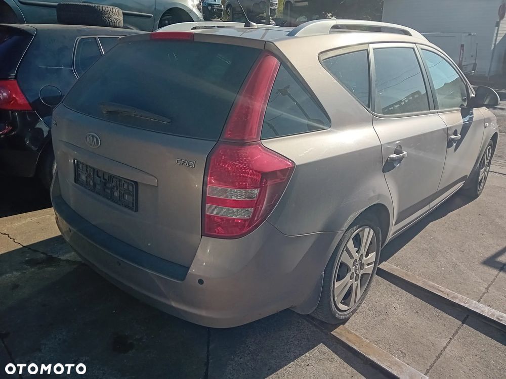 *KIA CEED* Samochód na części - 6