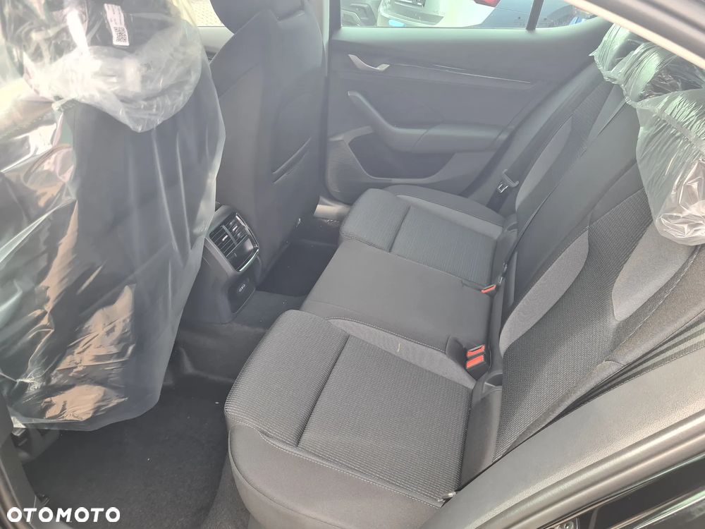 Skoda Octavia 1.5 TSI mHEV Drive Selection DSG - 12