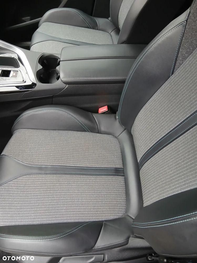 Peugeot 3008 1.5 BlueHDi Allure S&S EAT8 - 28