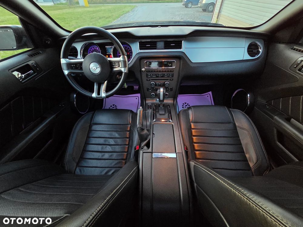 Ford Mustang - 8