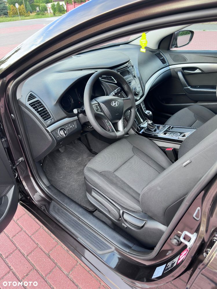 Hyundai i40 Kombi 1.6 Classic - 13