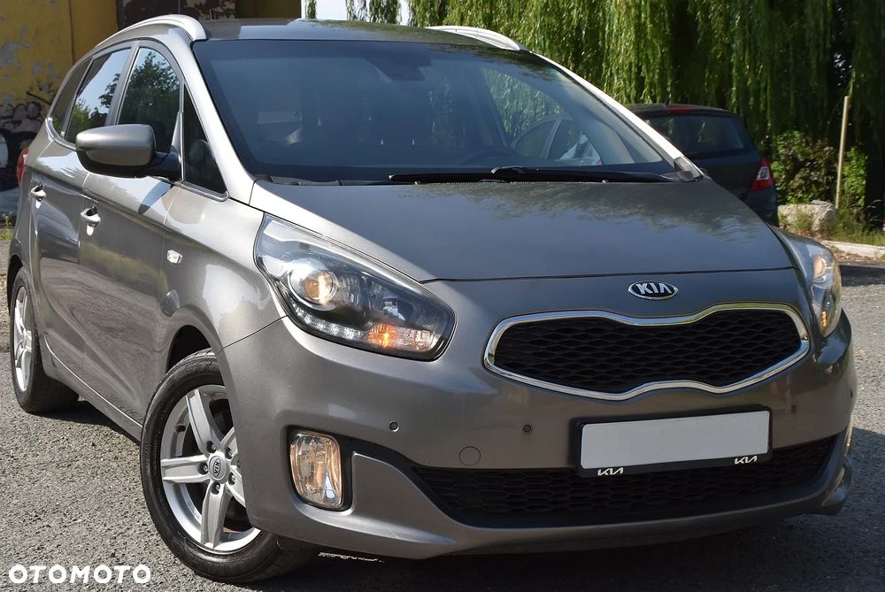 Kia Carens - 13