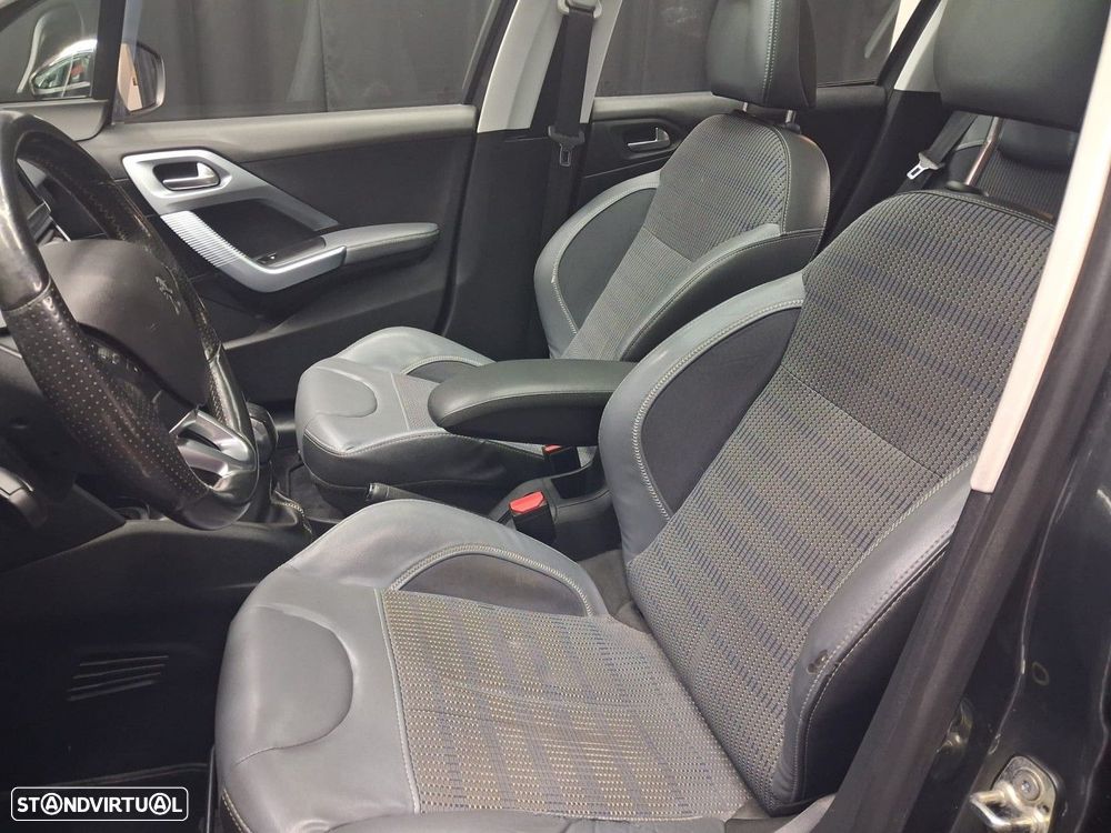 Peugeot 208 1.6 BlueHDi Style - 11