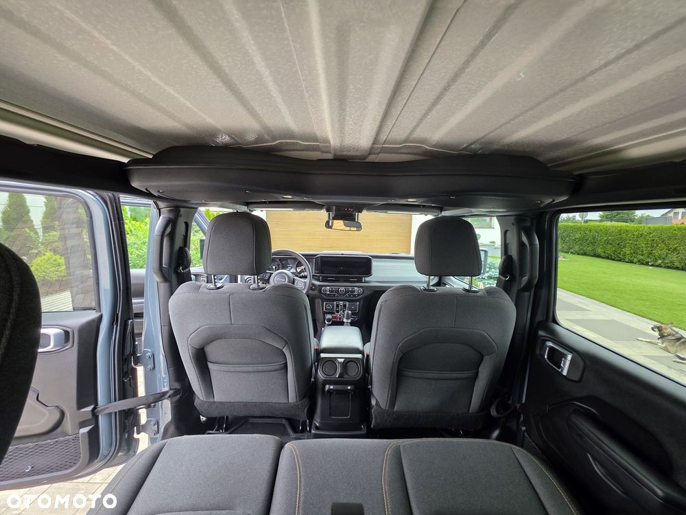 Jeep Wrangler - 9