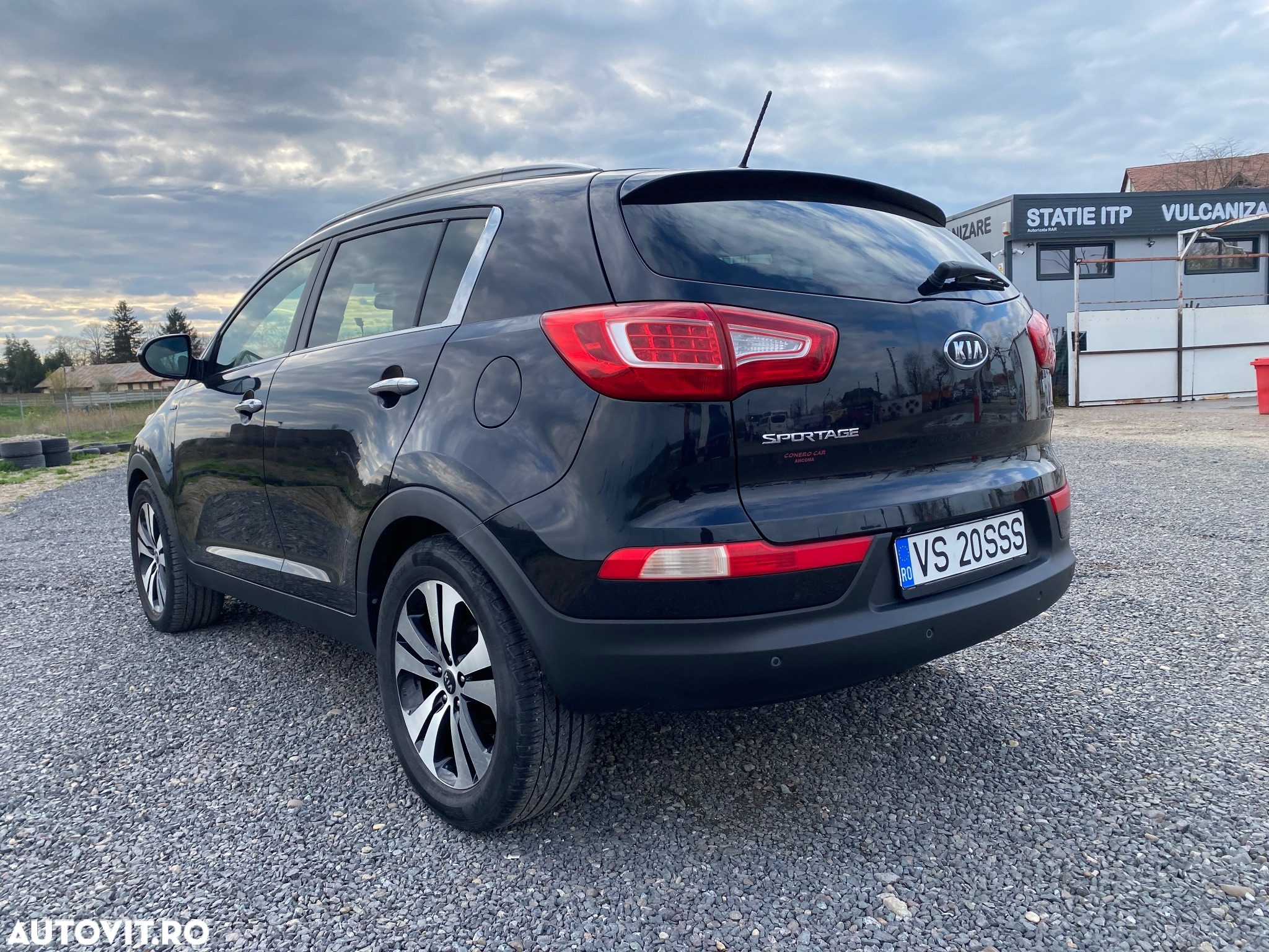 Kia Sportage 2.0 CRDI 4WD Automatik Vision - 20