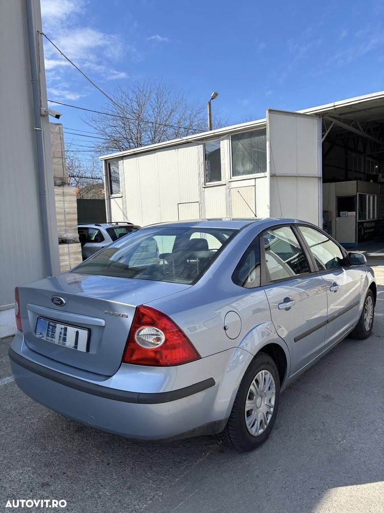 Ford Focus 1.6 TDCi Ambiente - 4