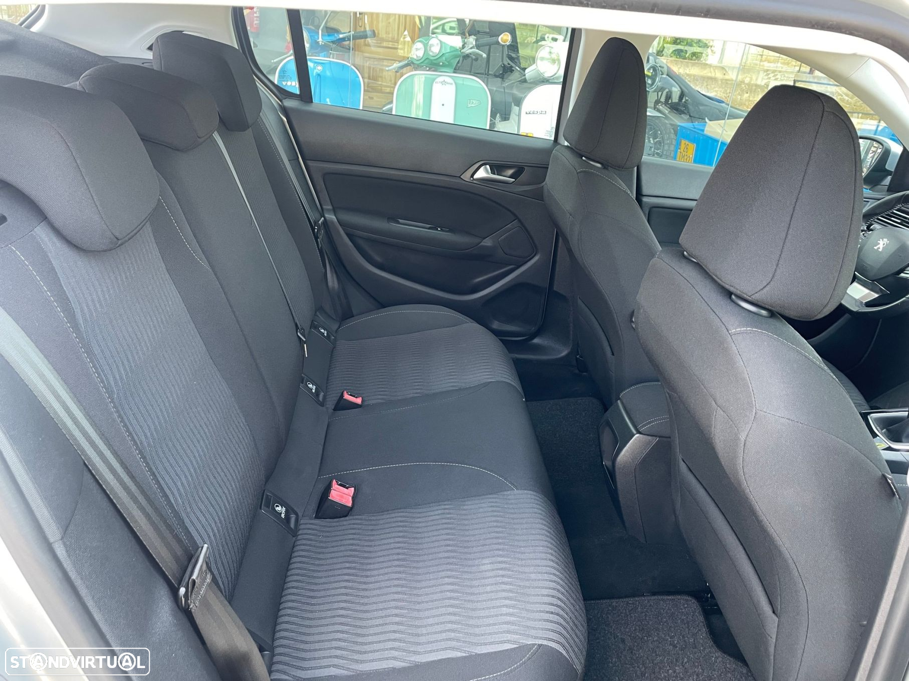 Peugeot 308 1.2 PureTech Active - 12