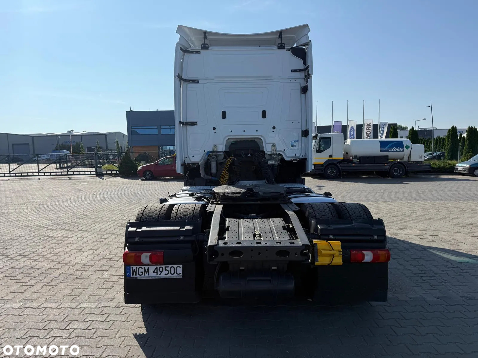 Mercedes-Benz Actros - 10