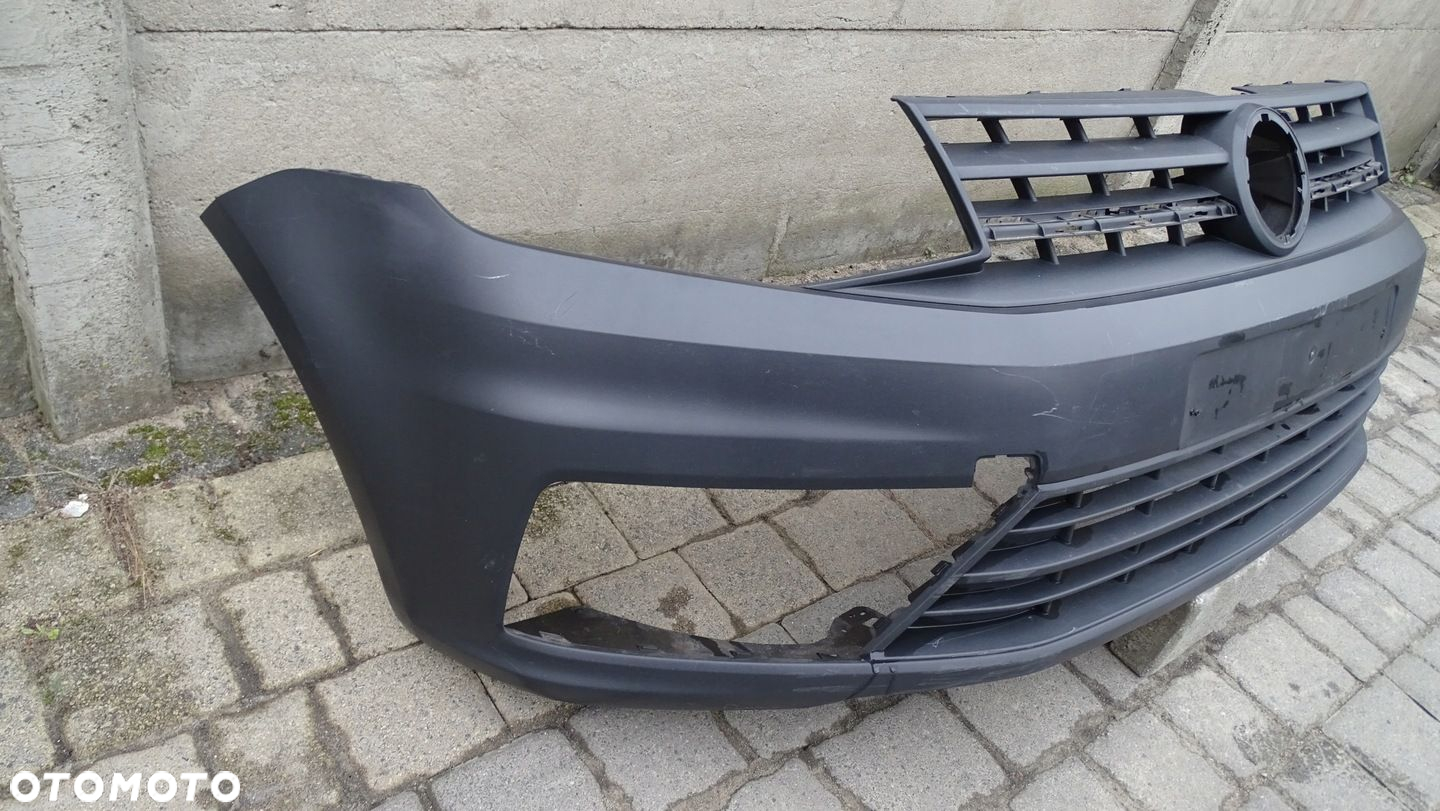 VW CADDY 2K5 15r - zderzak przedni - 3