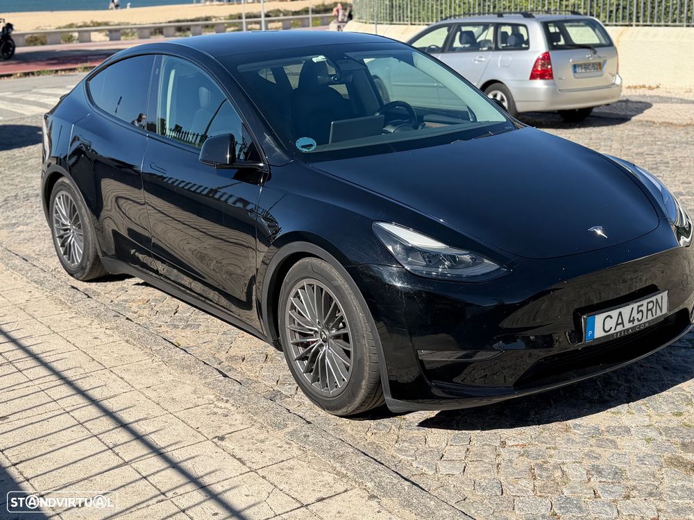 Tesla Model Y - 2